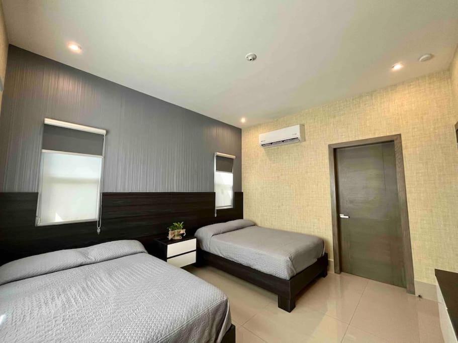 Amplia Casa De 5 Habitaciones, Estilo, Confort Y Diseno Unico Garantizados * Monterrey
