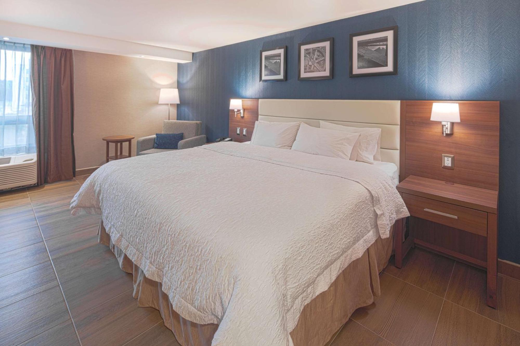 Hotel Hampton By Hilton Galerías 4*