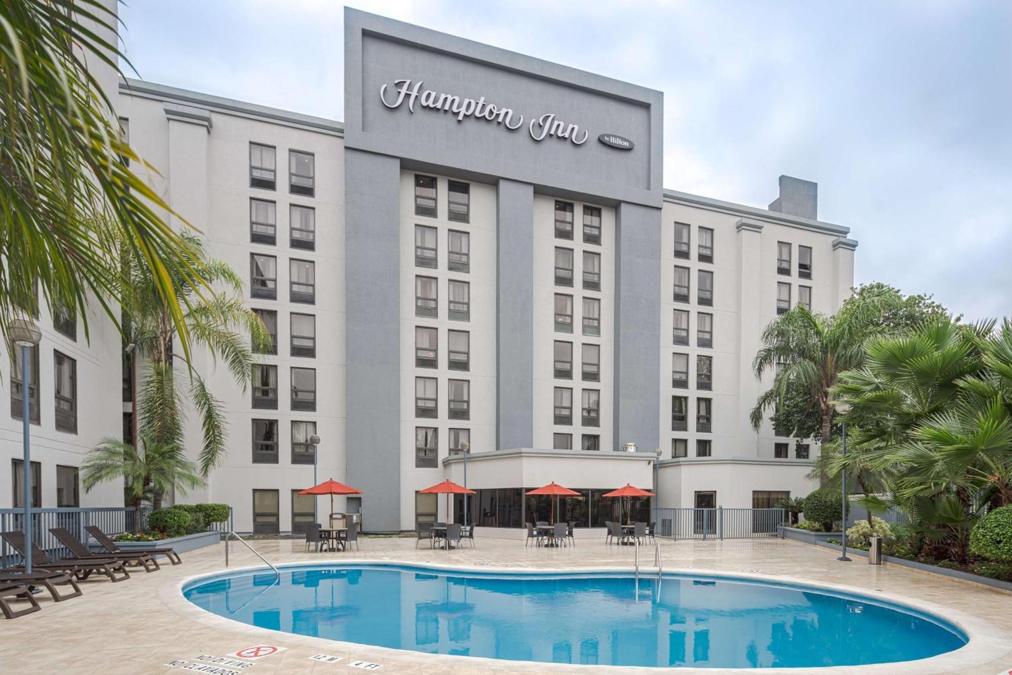 Hampton By Hilton Galerías Hotel