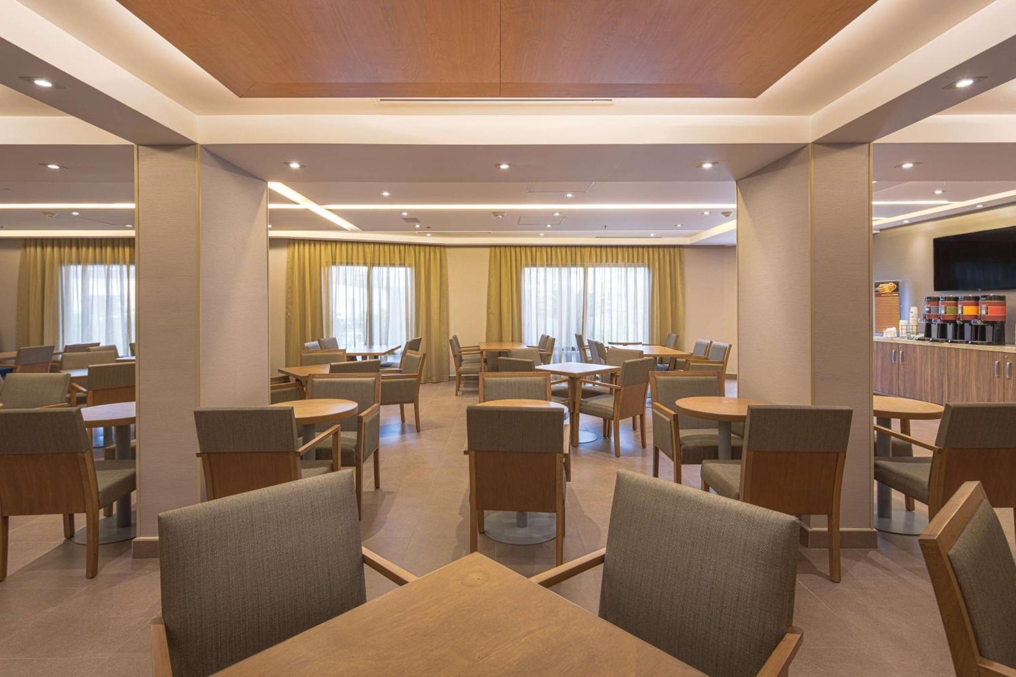 Hampton By Hilton Galerías