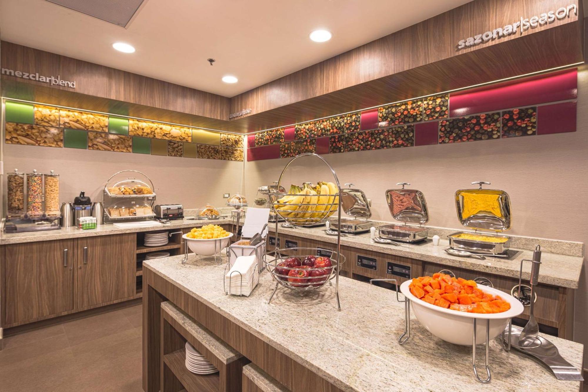 Hotel Hampton By Hilton Galerías Monterrey