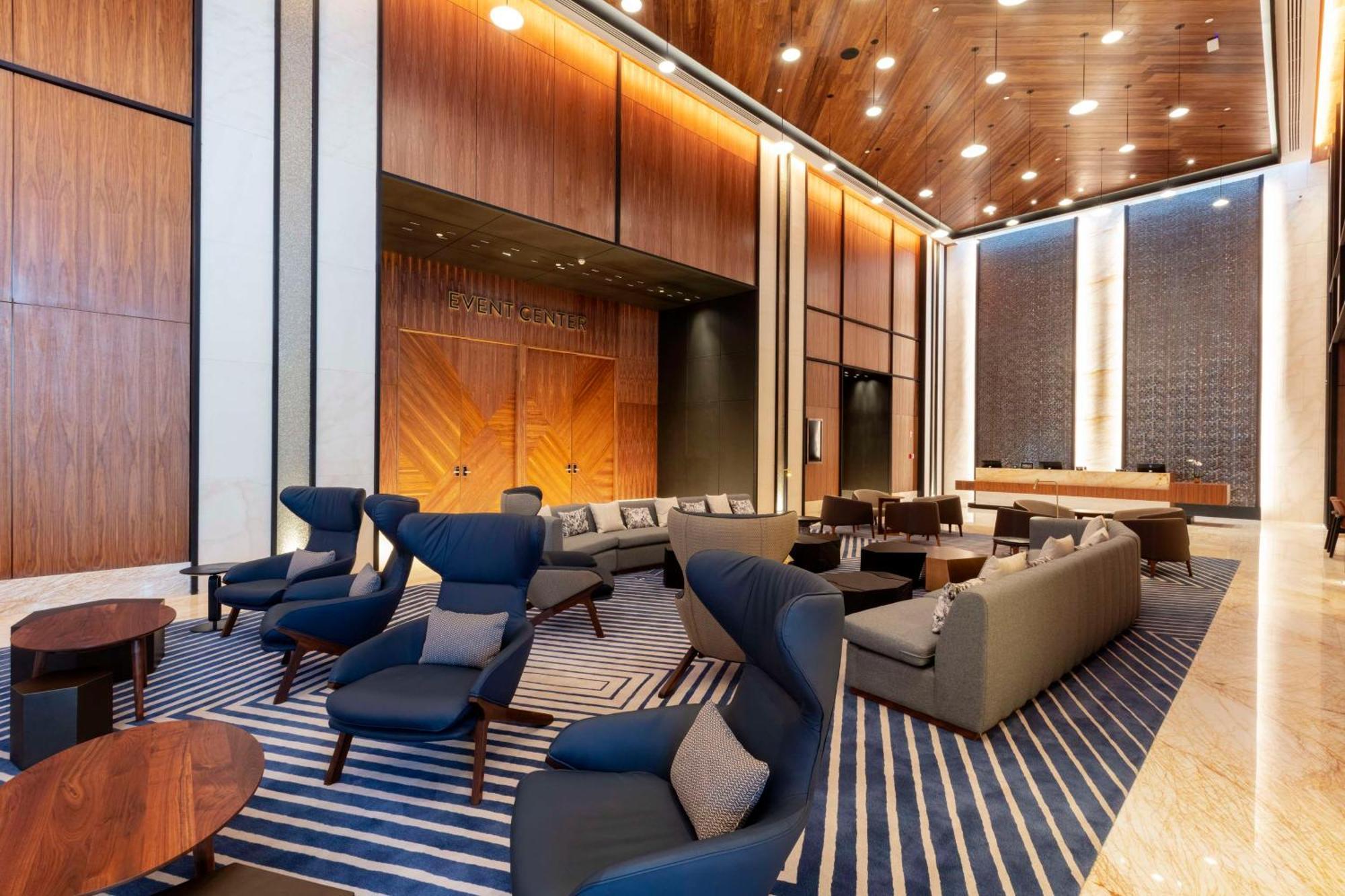 Hilton Valle 5* Monterrey
