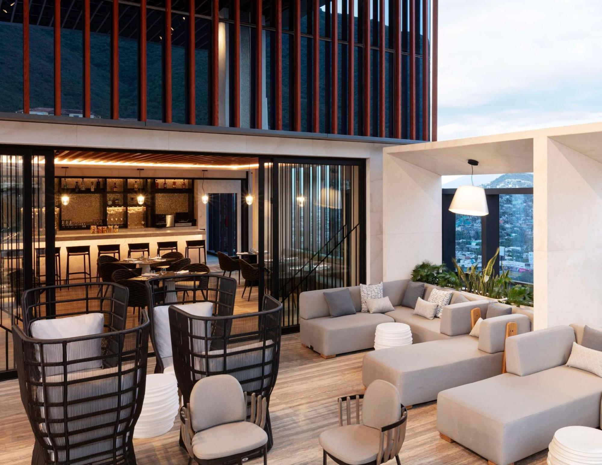 Hilton Valle 5* Monterrey