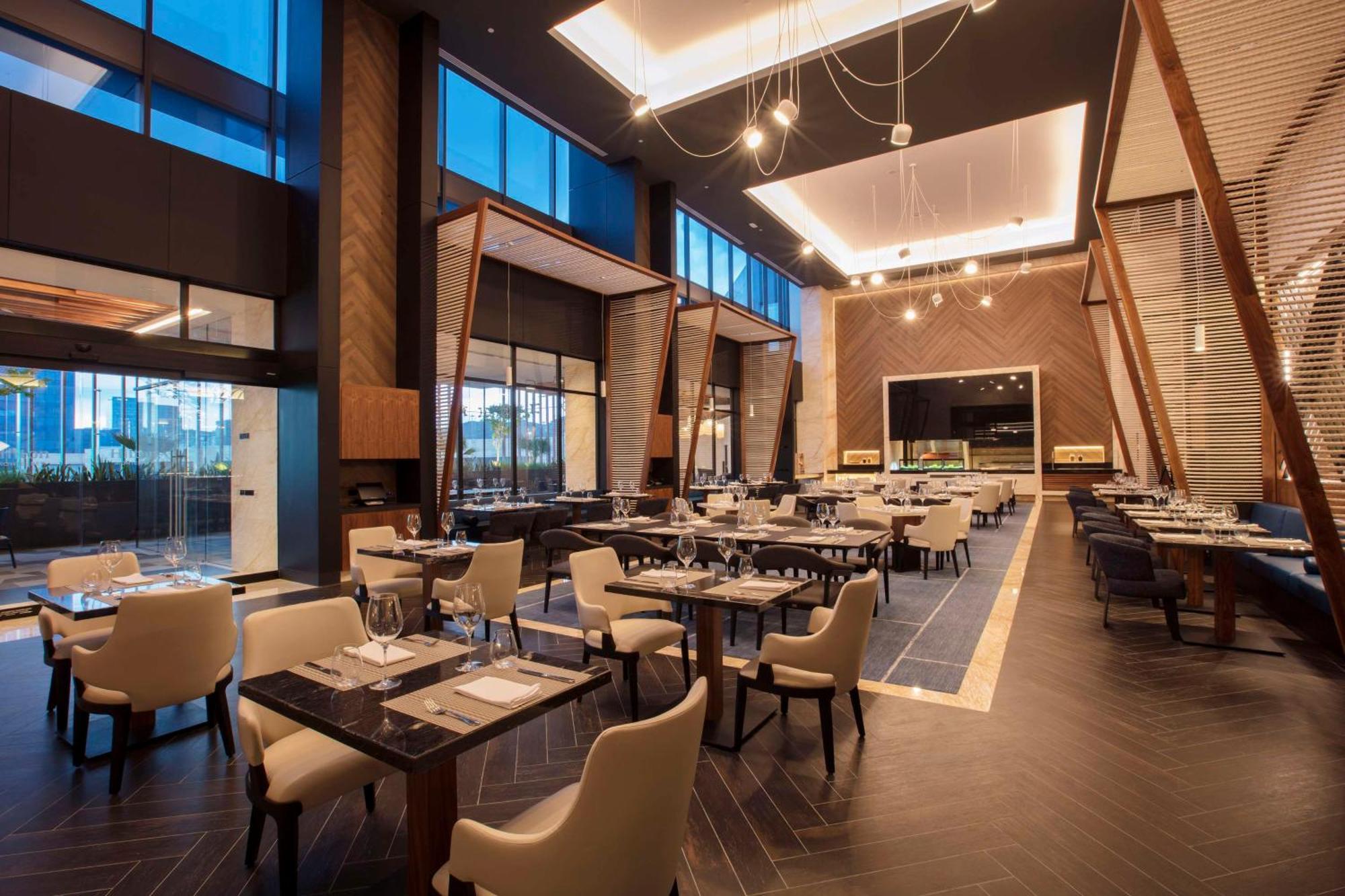 Hilton Valle 5* Monterrey