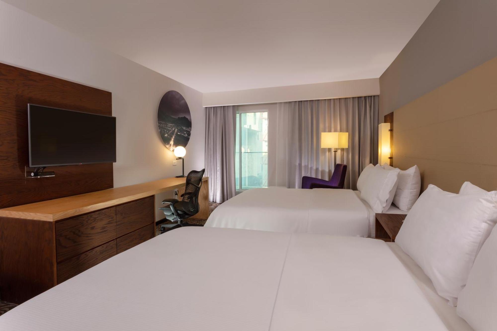 Krystal Urban San Jeronimo Hotel