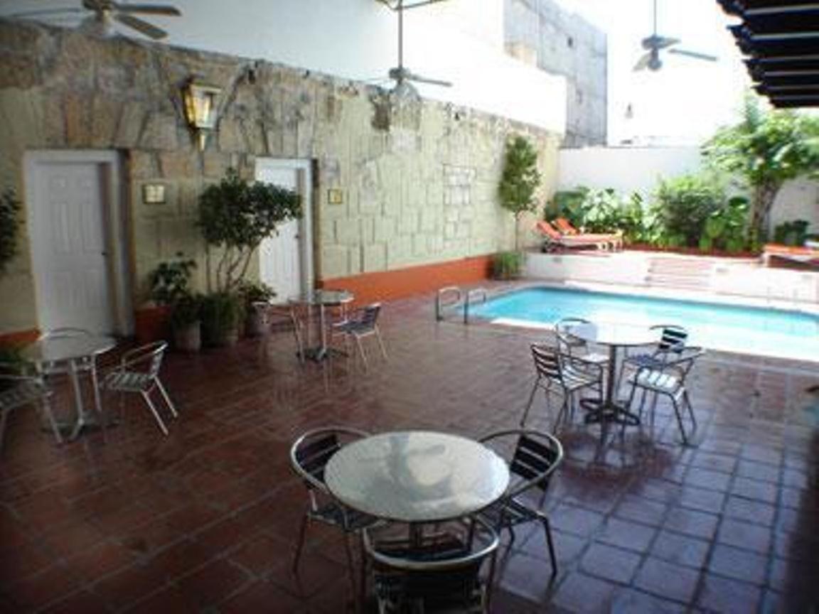 Royalty Hotel