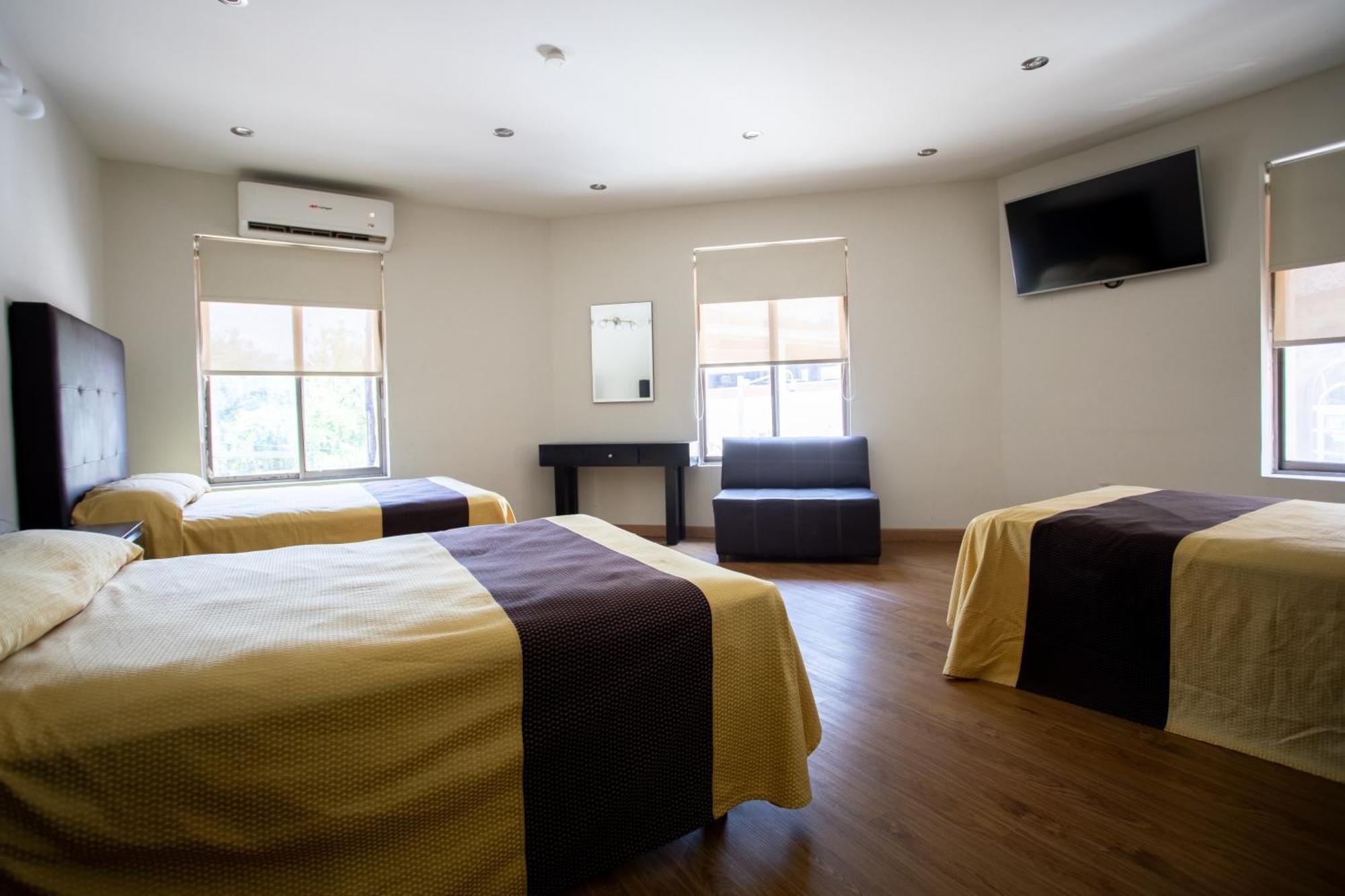 Colonial 3*