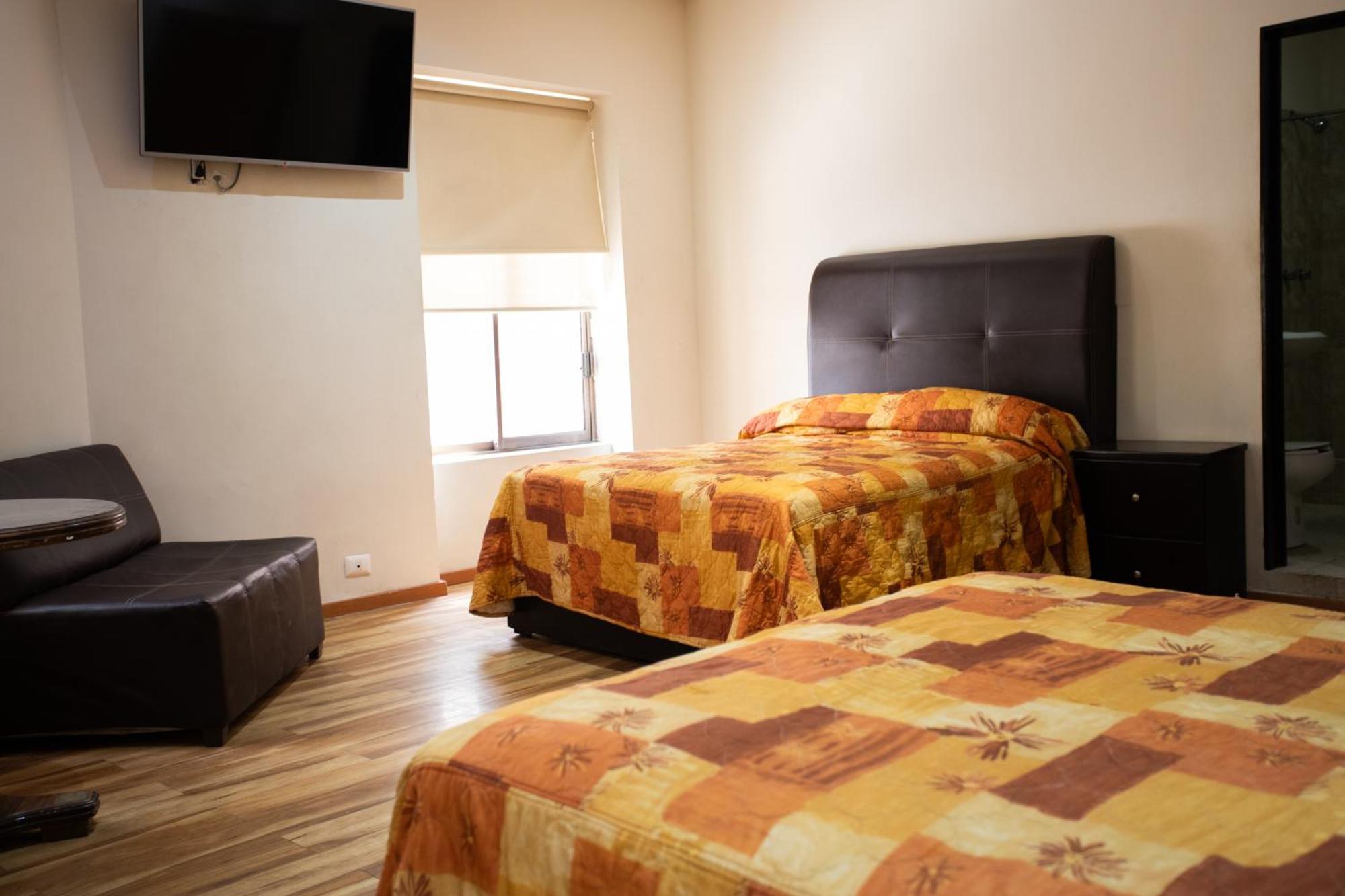 Colonial 3*