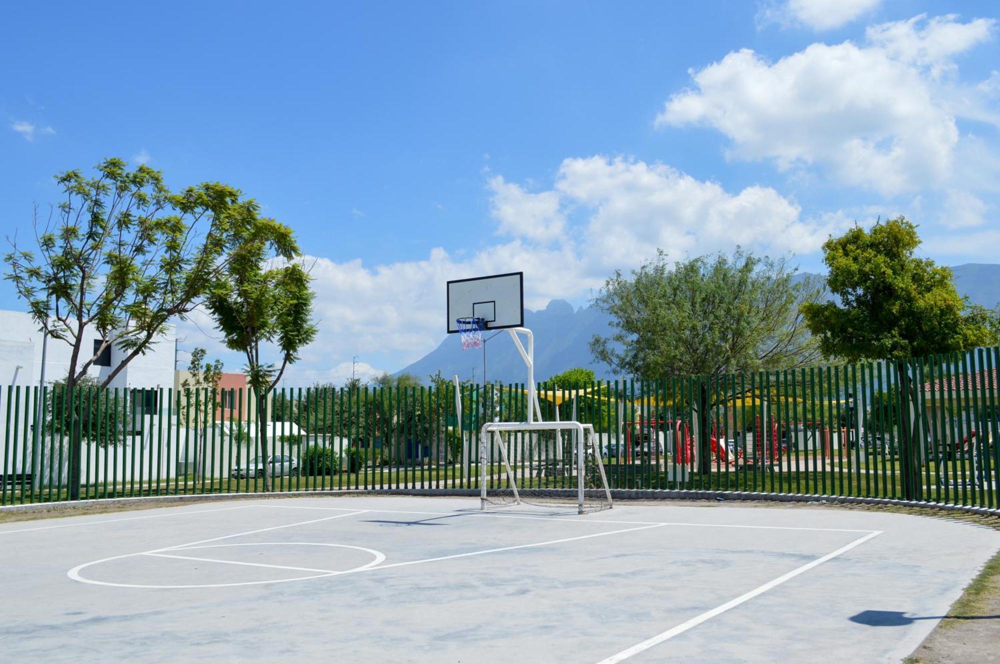 Libertad 220, Mitras Bicentenario Monterrey