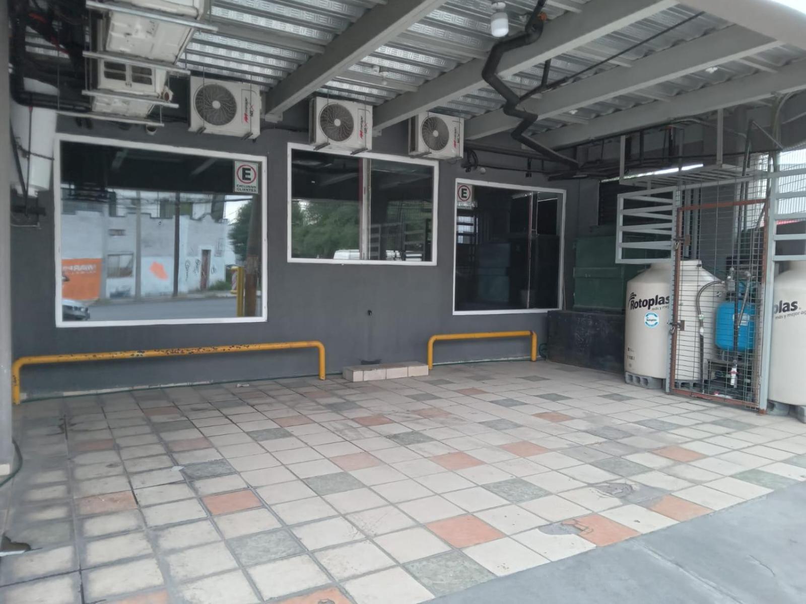 Hotel cápsula Adhoc Cintermex