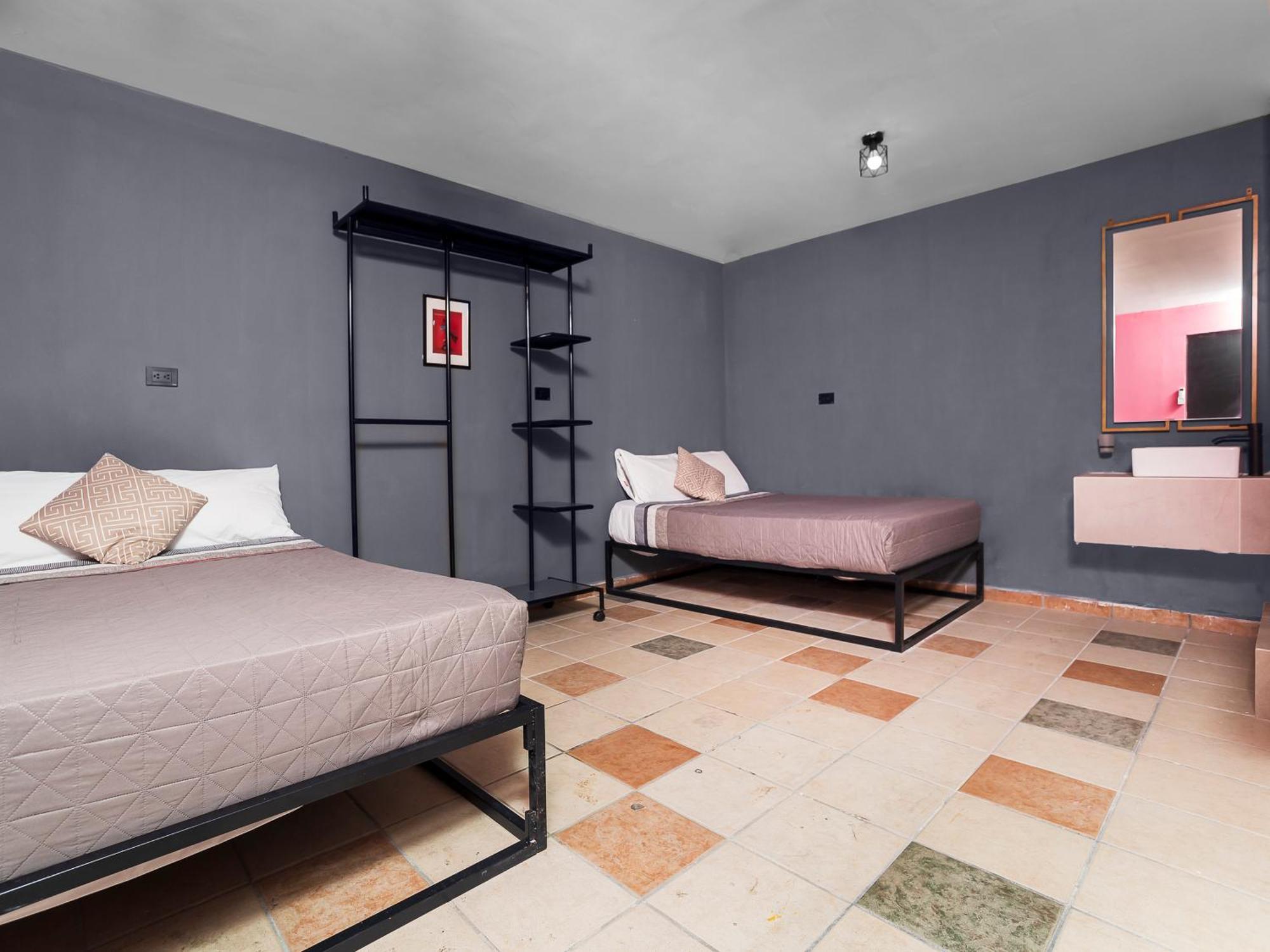 Adhoc Cintermex Hotel cápsula Monterrey