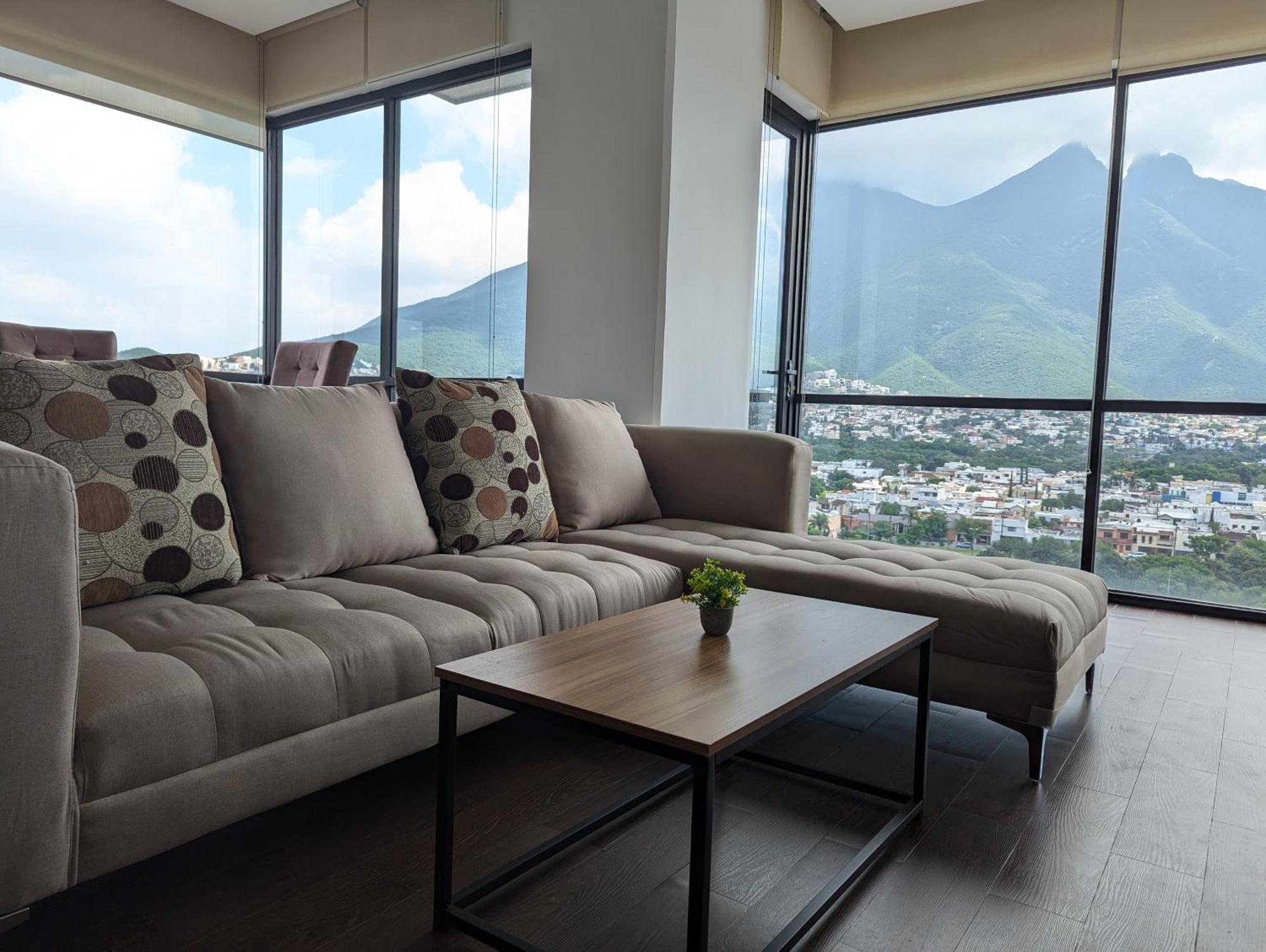 Moderno Ubicacion Vistas Seguridad Y Estilo * Monterrey