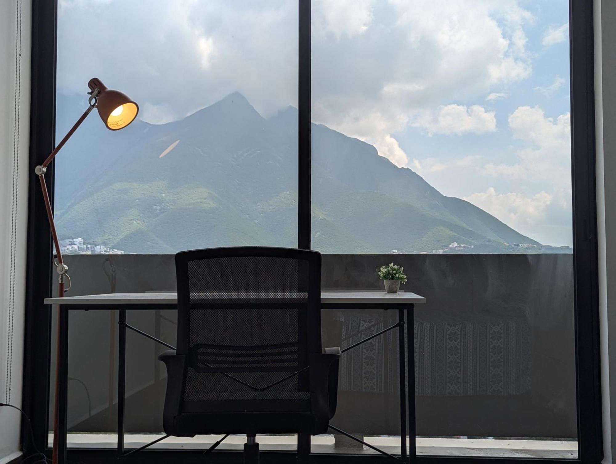 Moderno Ubicacion Vistas Seguridad Y Estilo * Monterrey