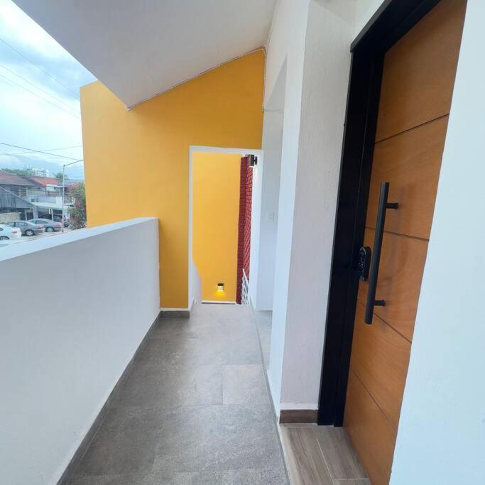 Nuevo Depa, Minisplit, Wifi Y Netflix * Monterrey
