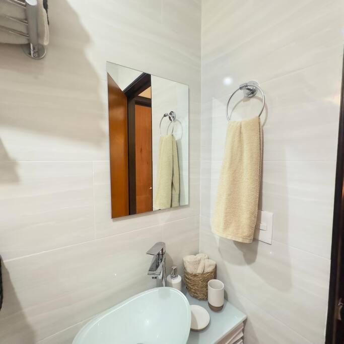 Apartamento Nuevo Depa, Minisplit, Wifi Y Netflix *