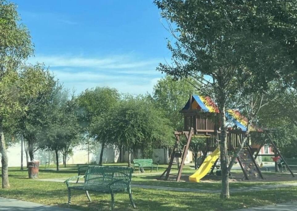 Casa Apodaca Cerca Del Aeropuerto Сasa de vacaciones *