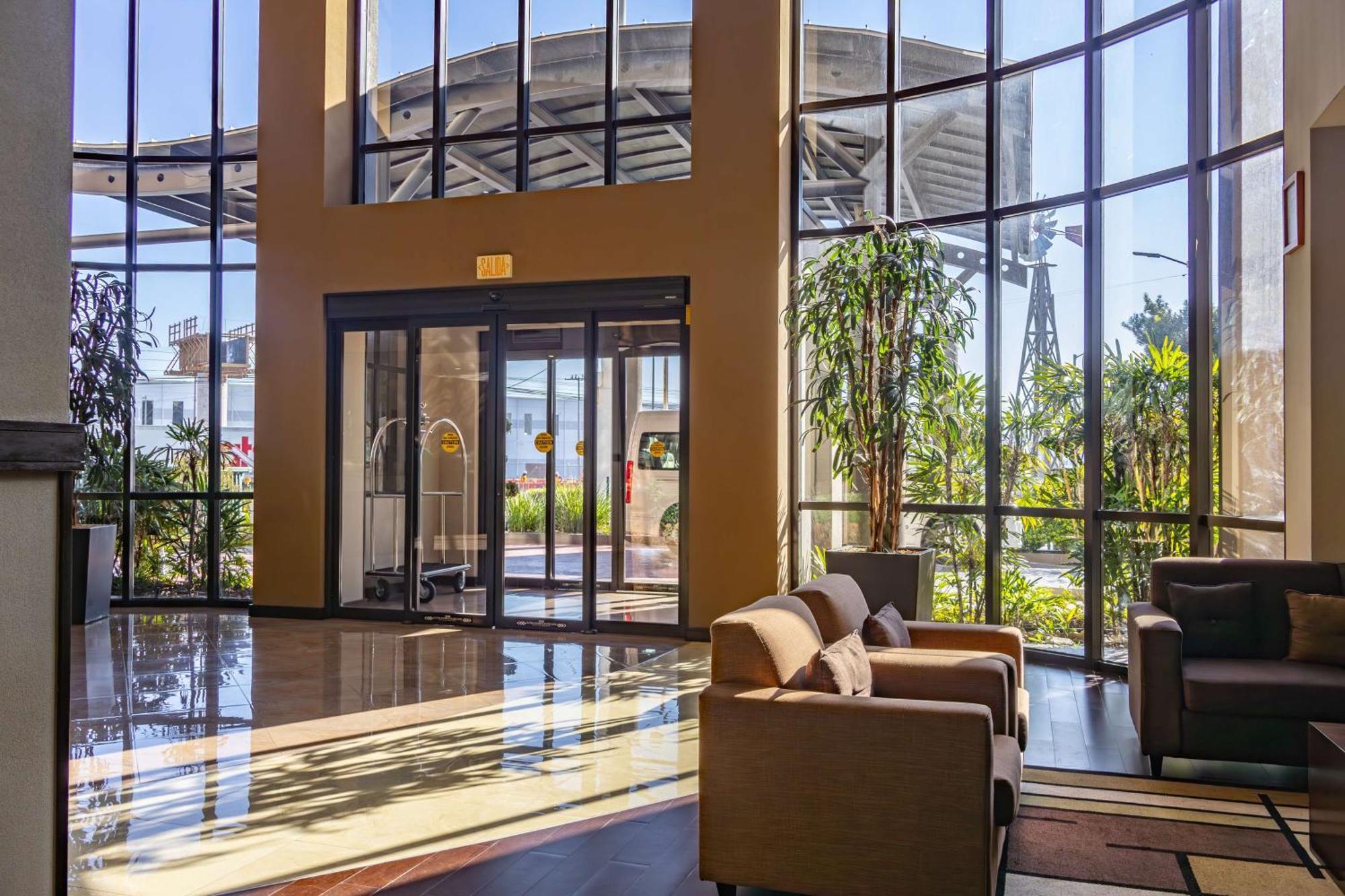 Hotel Western Premier Aeropuerto Monterrey