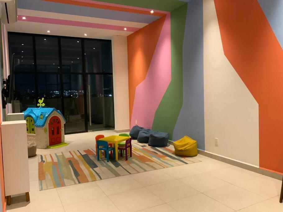 Estilo Minimalista Frente Arena Y Parque Fundidora Apartment Monterrey