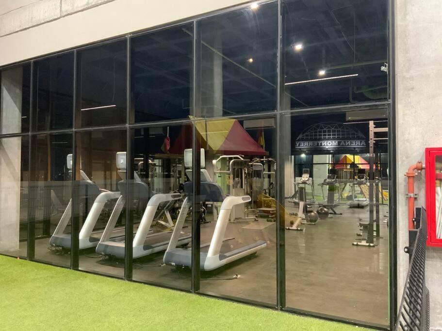 Estilo Minimalista Frente Arena Y Parque Fundidora *