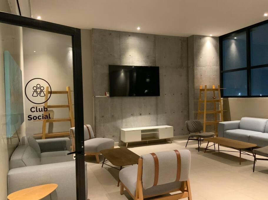 Estilo Minimalista Frente Arena Y Parque Fundidora Apartment