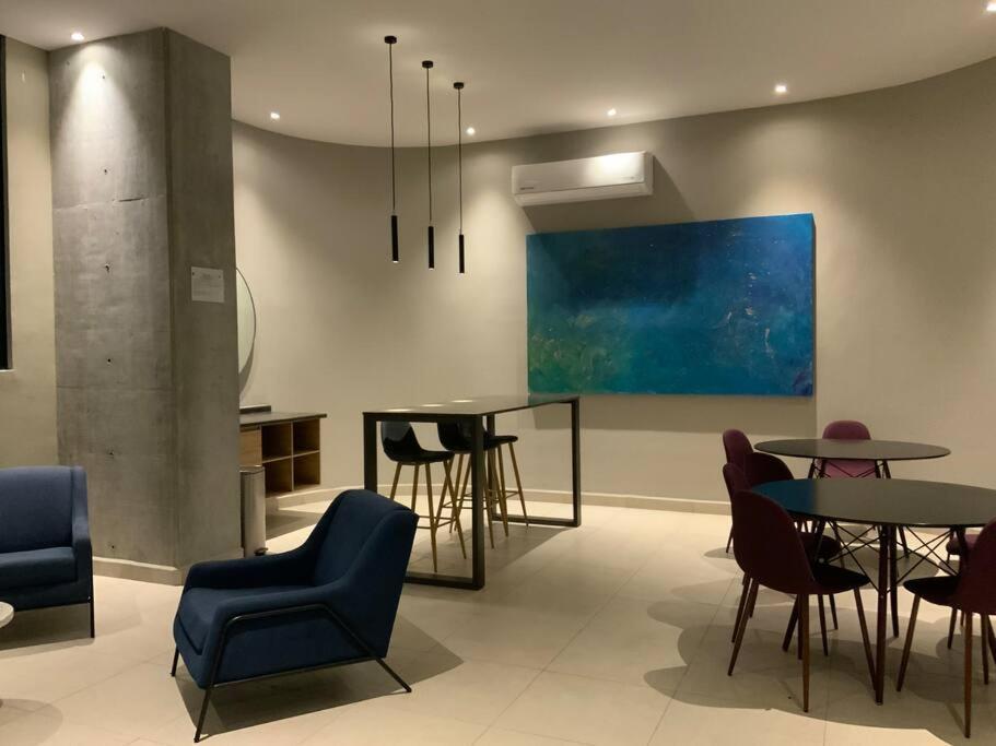 Estilo Minimalista Frente Arena Y Parque Fundidora Apartment Monterrey
