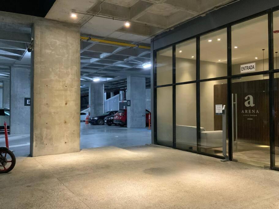Estilo Minimalista Frente Arena Y Parque Fundidora Apartment Monterrey