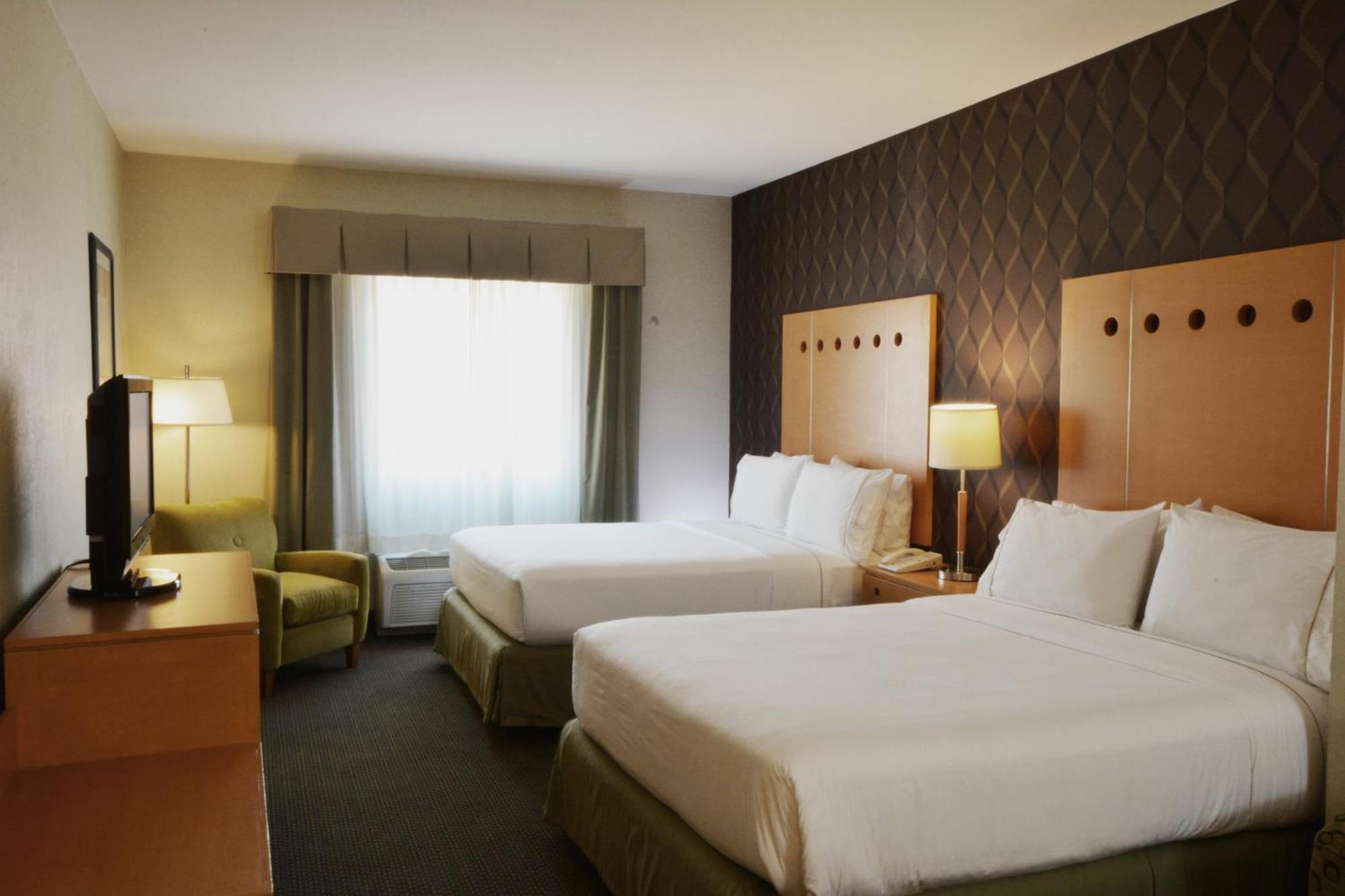 Express & Aeropuerto By Ihg 4*