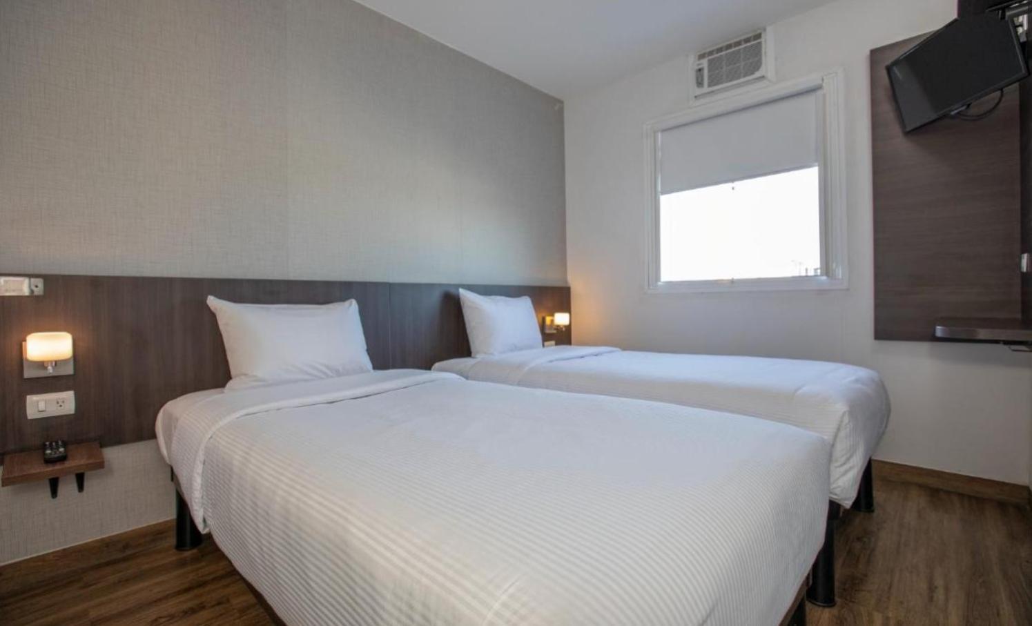 Hi! Tecnologico Garza Sada Hotel 3*