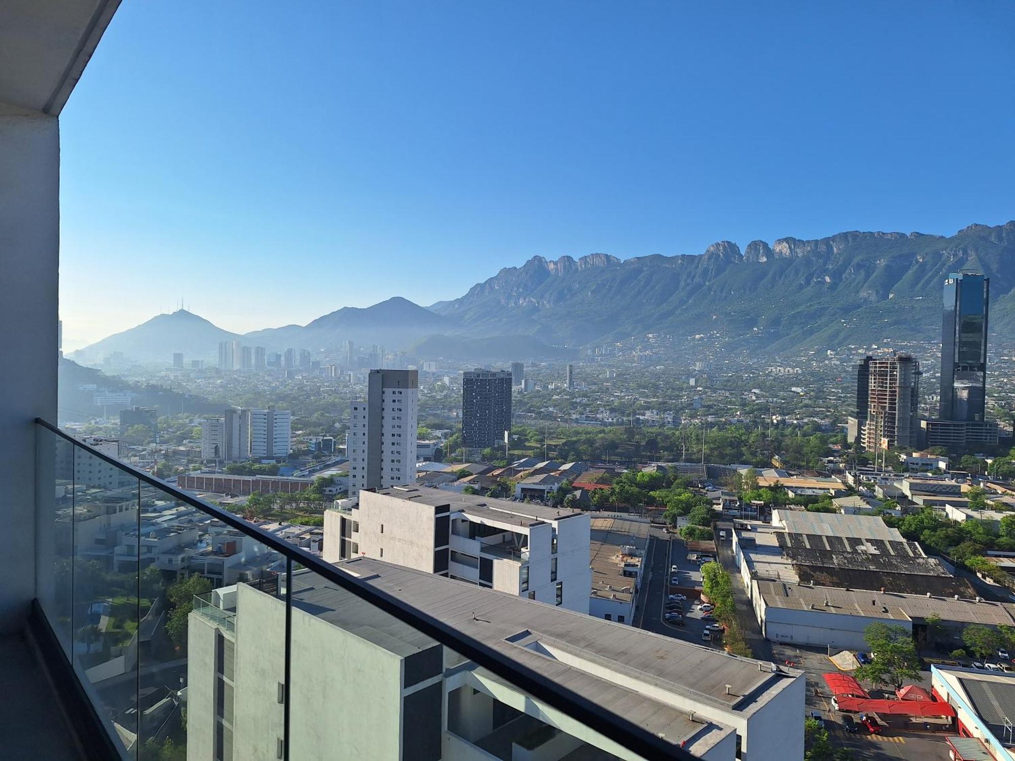 Departamento Con Gran Vista * Monterrey