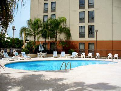 Hampton By Hilton Galerías Hotel