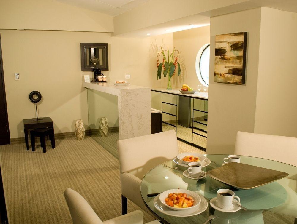 Antaris Cintermex Hotel 4*