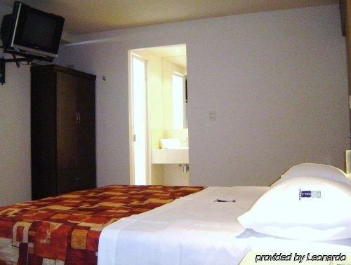 402 Monterrey