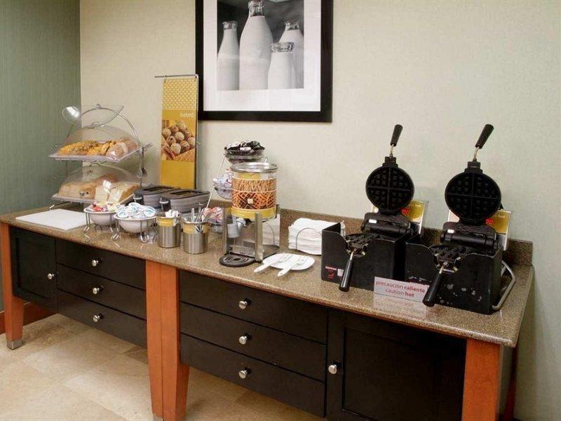 Hampton By Hilton Galerías Monterrey