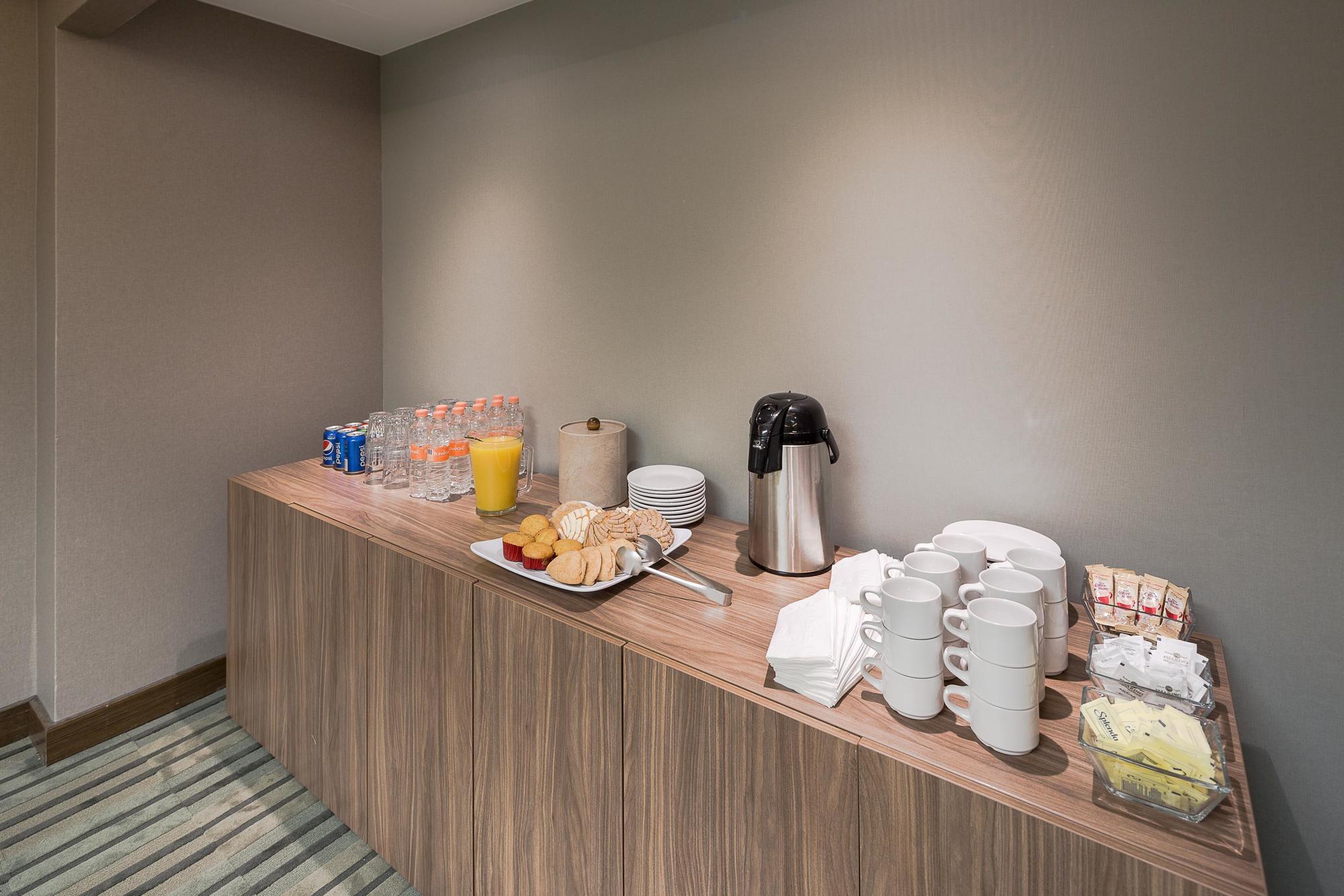 Hampton By Hilton Galerías 4*