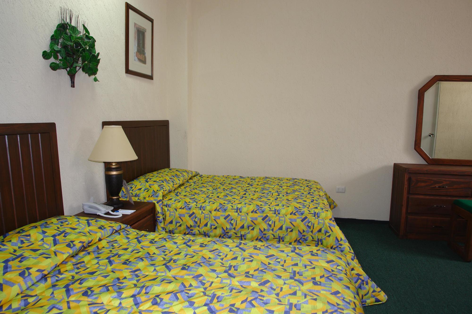 Fiesta Versalles Hotel
