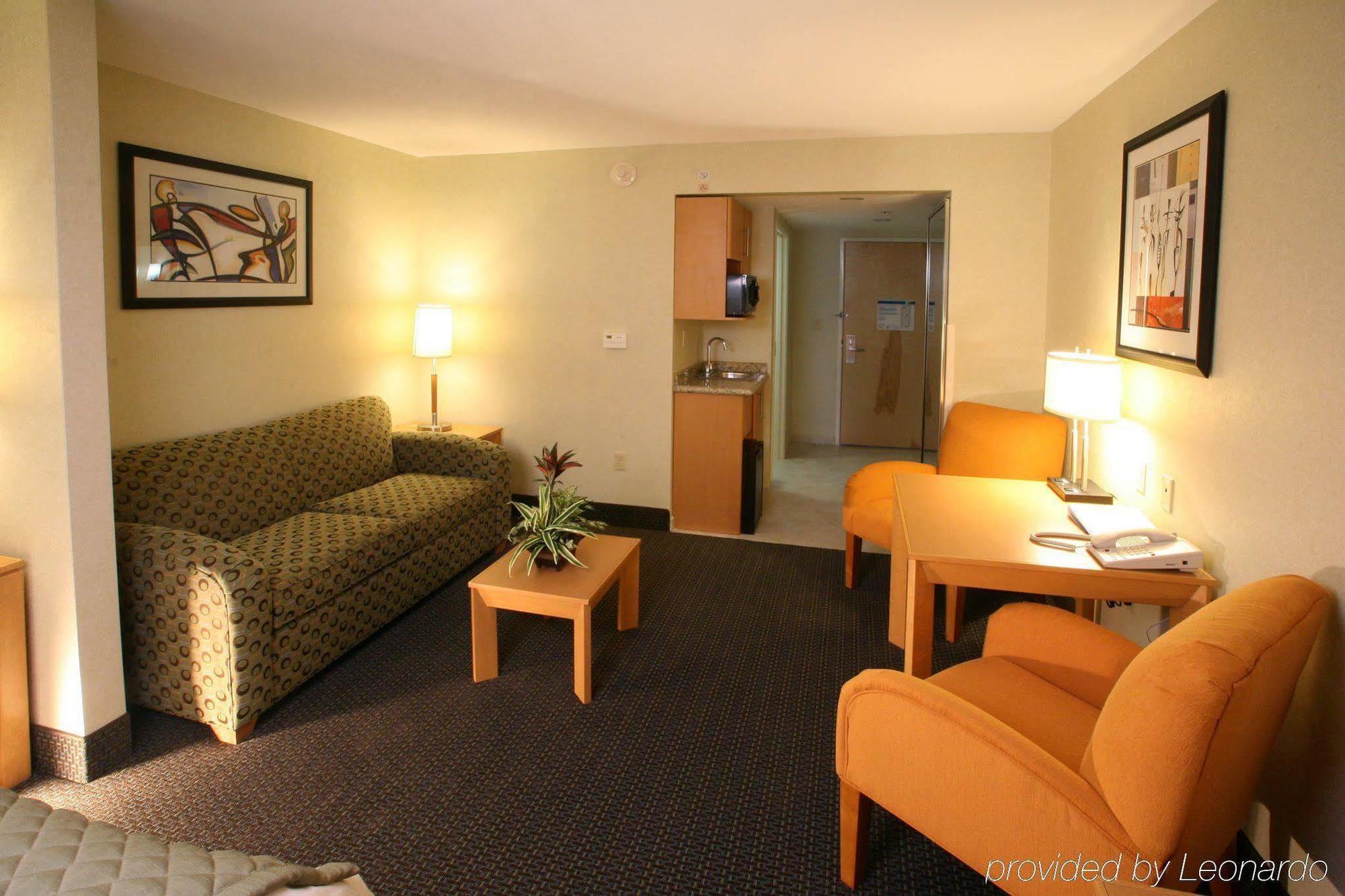 Express & Aeropuerto By Ihg Hotel Monterrey