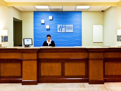 Hotel Express & Aeropuerto By Ihg