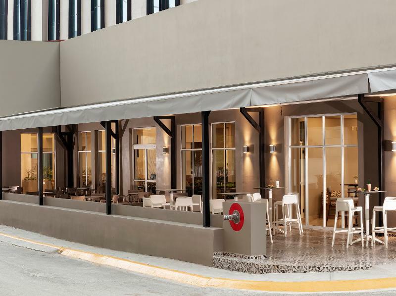 Krystal Urban San Jeronimo Hotel