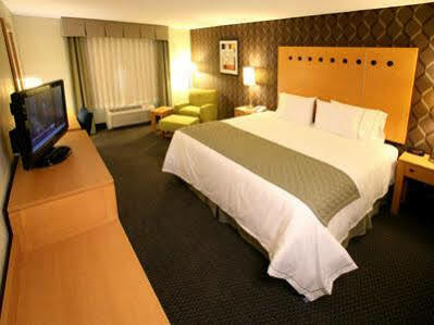 Hotel Express & Aeropuerto By Ihg Monterrey