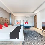Hotel 202