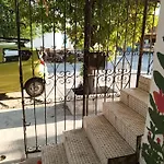 Recamara Comodisima Y Pequena