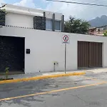 Casa Completa Con Patio, Asador Y Estacionamiento