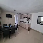 Apartment Calzada San Pedro, Few Steps From Valle