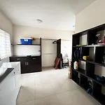 Casa Unica Recientemente Renovada