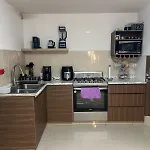 Cuarto En Casa Compartida