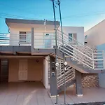 Departamento en LindaVista por día - 2 recámaras, WiFi, AC, Terraza, LA MEJOR OPCIÓN!