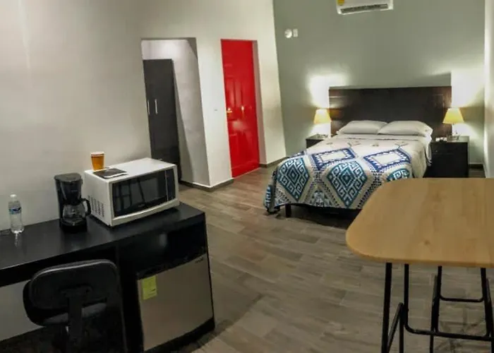 Trebol Suites # 2 / Alberca