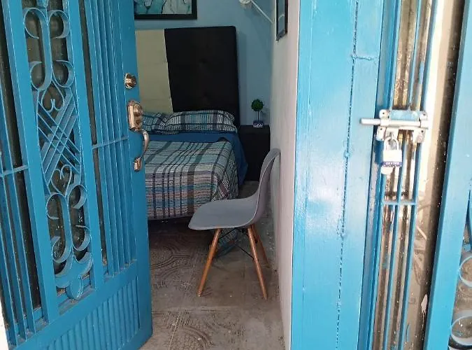Recamara Comodisima Y Pequena