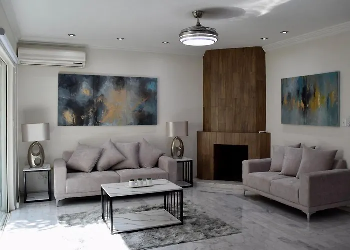 Spacious & Comfortable Home Exclusive Neighborhood