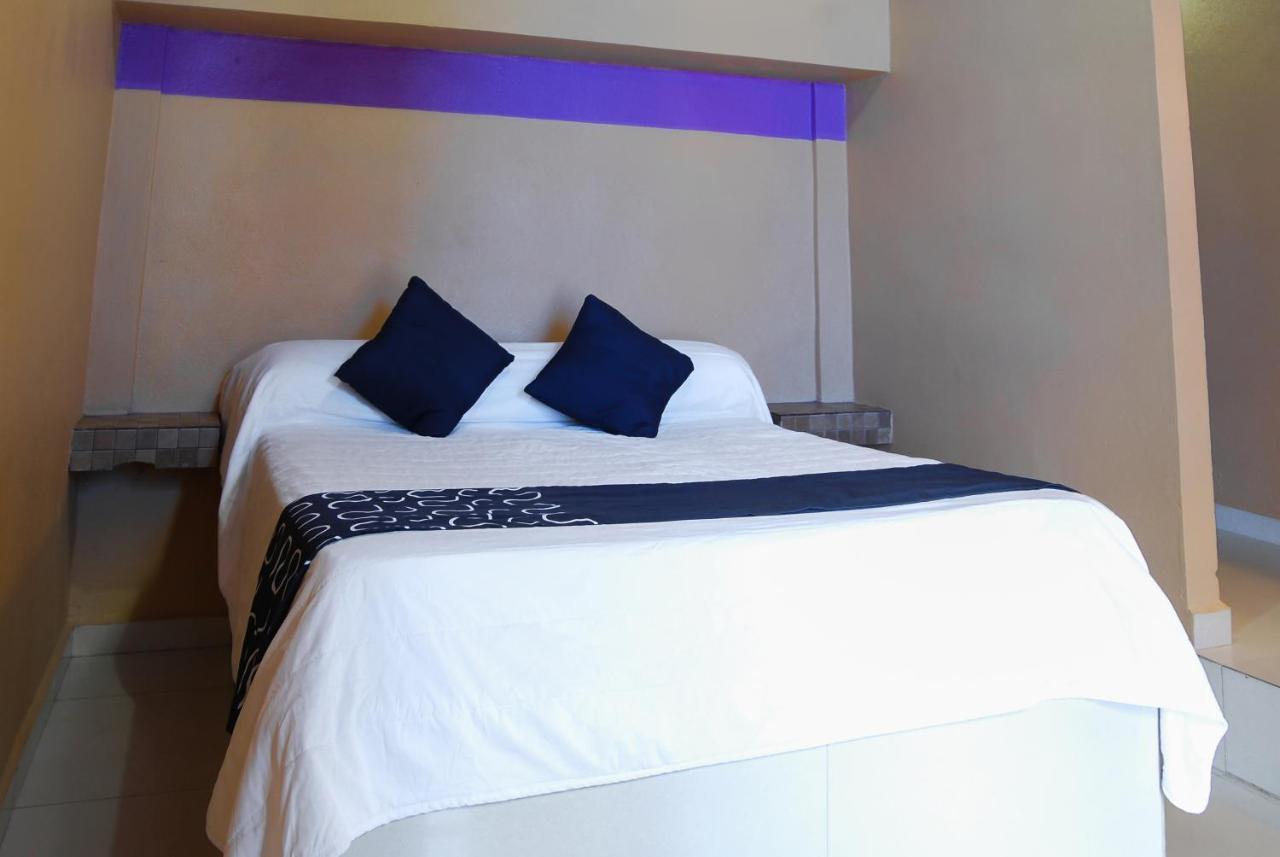Hotel Platino *